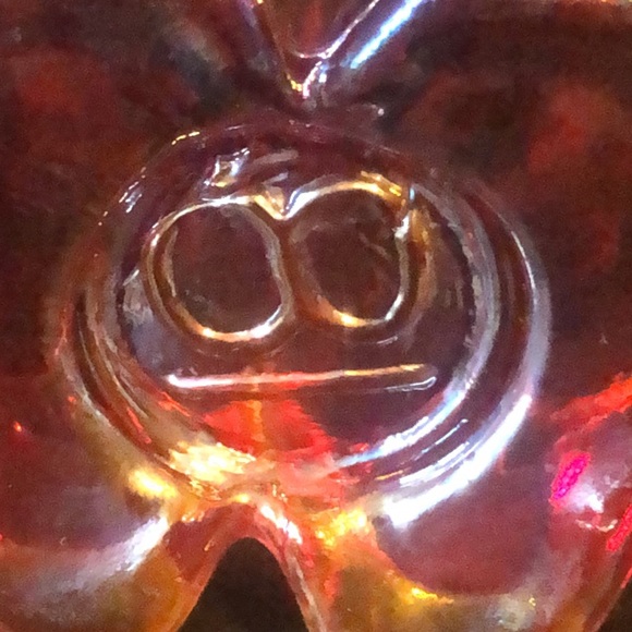 Carnival glass boy in overalls 4” marked “H” and 8 excellent VTG condition - Picture 7 of 8